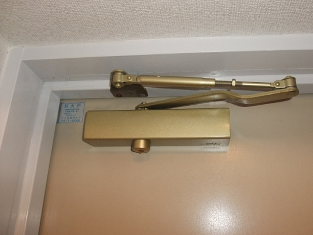 ドア-ドアクローザー